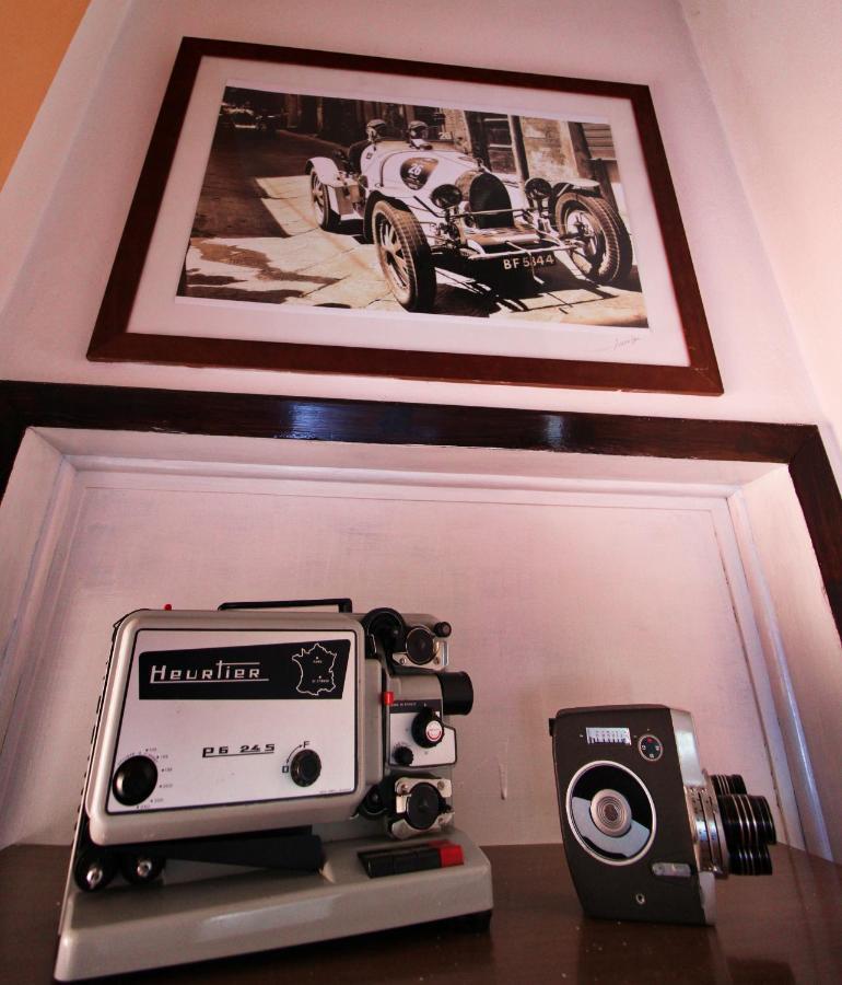 The House To The Walls Sienne Extérieur photo